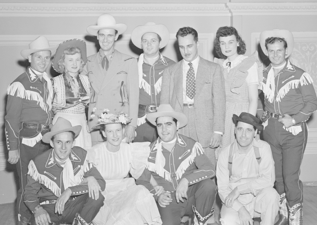 1940: Minnie Pearl joins the Grand Ole Opry